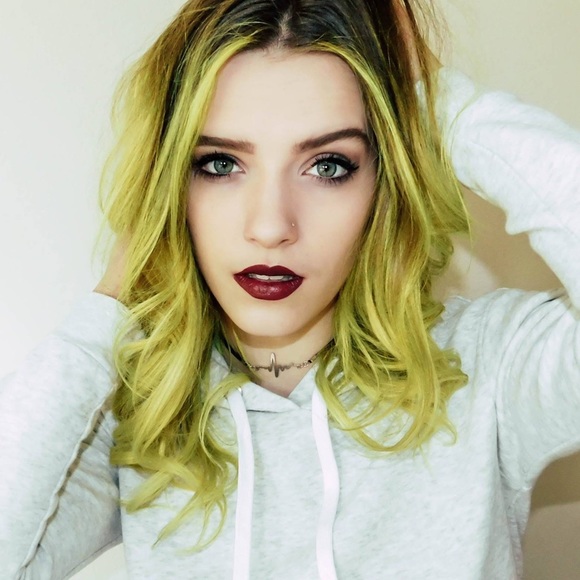 Heartbeat Choker Necklace - Picture 2 of 3